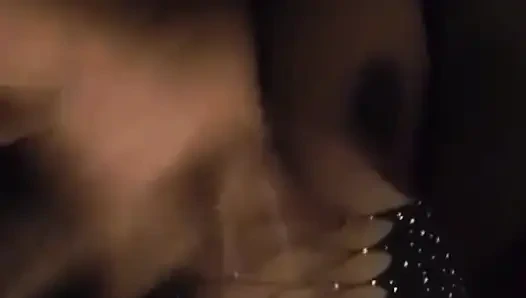 Momen ketika dia meminta semua susu dari teman pemakannya