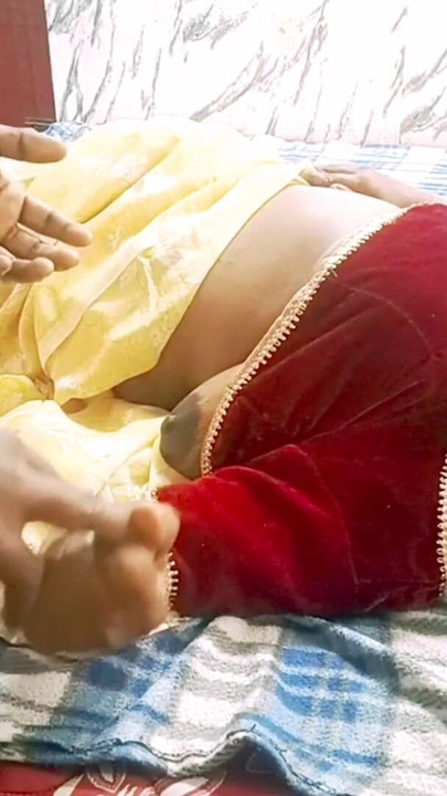 เจ้านายสาวเงี่ยนยั่วคนใช้ชายและเย็ดกับเขา - เสียงทมิฬอีโรติกตัวเต็มพร้อมเสียงครางดัง | คลิป 1