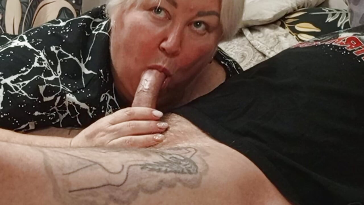 boquete da madrasta e engolindo porra