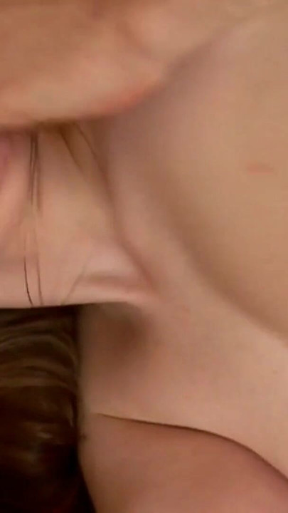 Must-see moment from "Junges brunettes Teen lernt Stiefpapa kennen und wird zur frau"