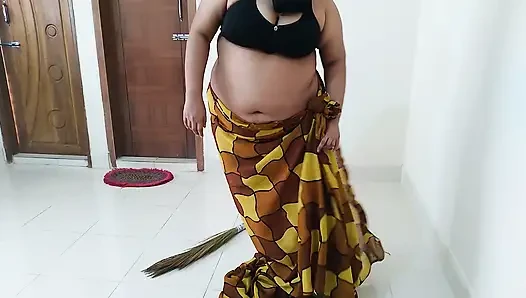Ibu tiri Pakistan ngentot sambil menyapu rumah