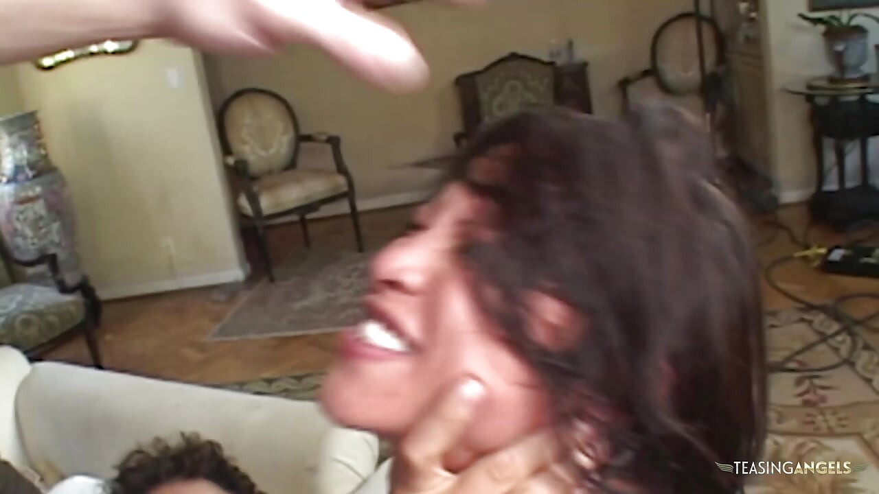 Two guys spitroasting one slutty woman and giving her double penetration