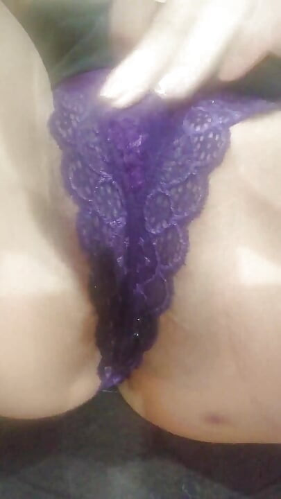 Obscene Pussy in the Skirt