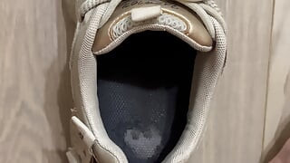 Pucaj u cipele moje devojke