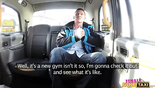 Weibliche fake taxi - geiler Taxifahrer reitet großen schwanz