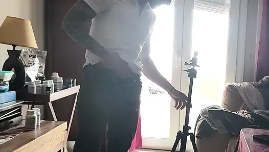 Mükemmel vücutlu gerçek amatör kız sonunda bir otel odasında oyuncu seçmelerini kabul ediyor