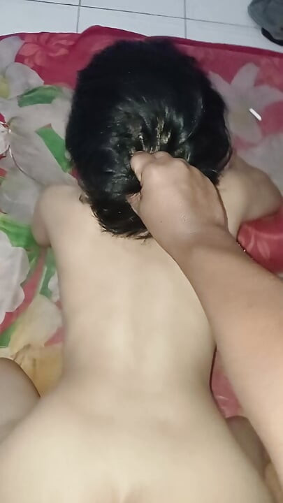 Boğulacak kadar güzel Asyalı tomboy