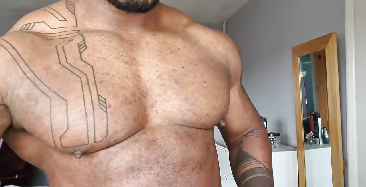 Who Loves a Chest Bounce and Nipples Play.