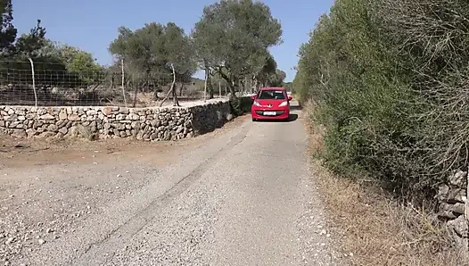 Kaltak başka bir büyük yarak emerken arkadan amını siktiriyor