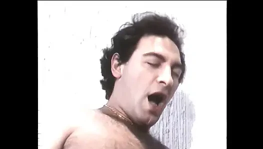 Çeşitli ikililer çok azgın