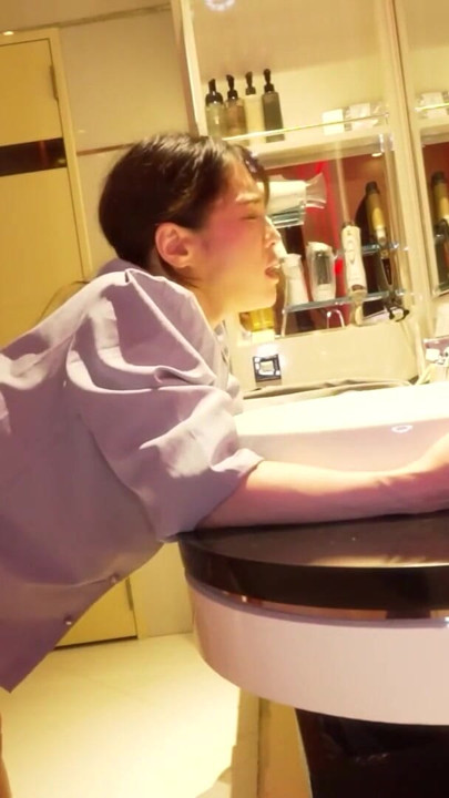 A busty H-cup office lady who engages in sugar dating during work hours. | Clip 3