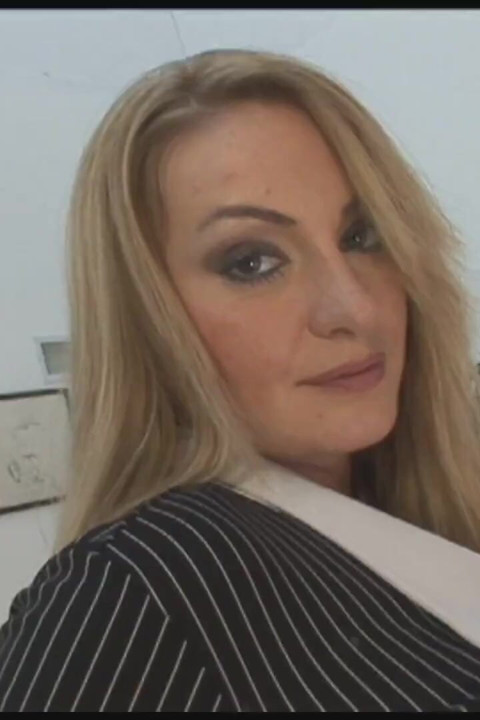 Hard pounded camel toe of lustfull MILF pussy love box looks little full of cum