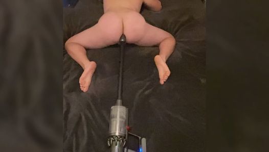 Huge ass bubble butt guy fucks with vacuum cleaner
