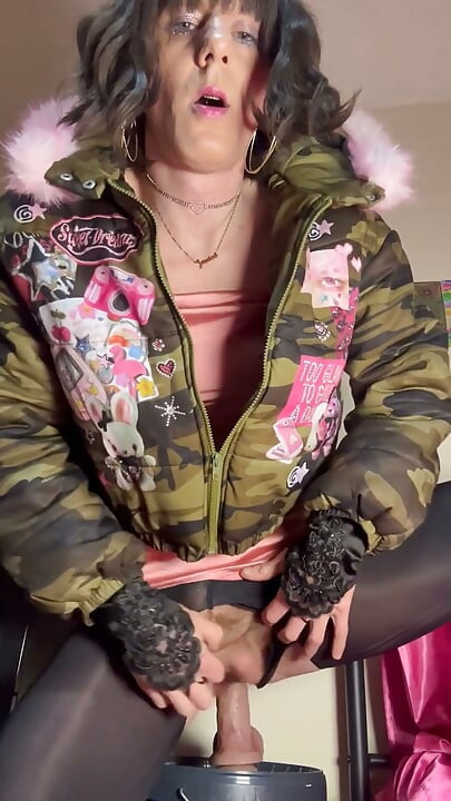 Jess Silk Rides Dildo