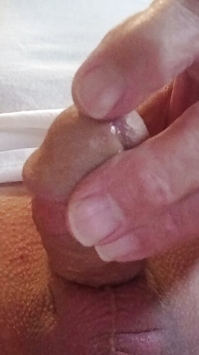 用 Precum 刺激鸡巴