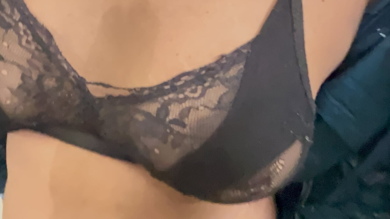 I first time enjoyed my girlfriends sister(part -1)