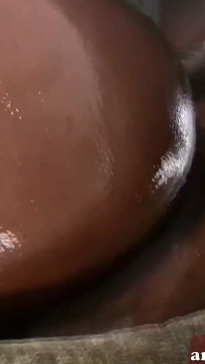 흑인 대물 자지에게 따먹히는 흑인 통통한 밀프 | 클립 2