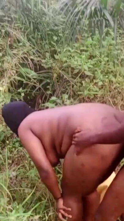 big black girls seen fucking local farmers in the bush | Clip 1