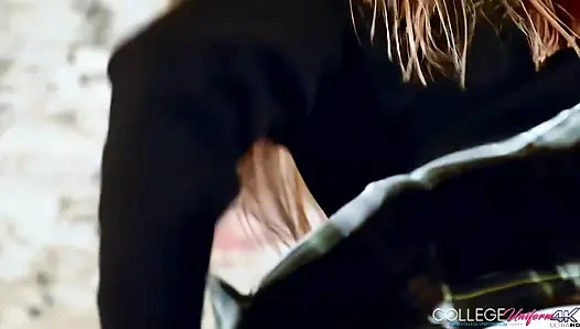 Up sk!rt fans menampilkan lily s