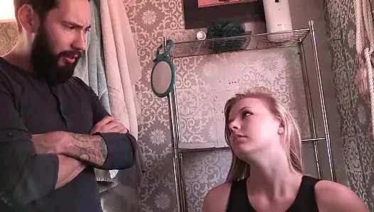 Sarışın bomba büyük siyah yarakla sert sikiliyor