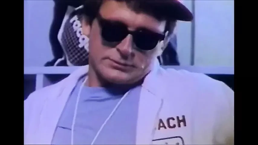 Classic Scenes - Laurie Smith blows coach twice