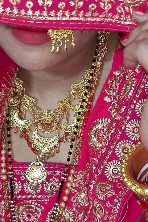 新娘与piya suhagrat nevli已婚夫妇的第一夜性爱