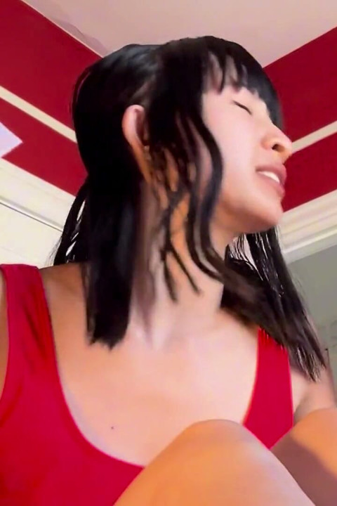 Asian Domme Rips Paper