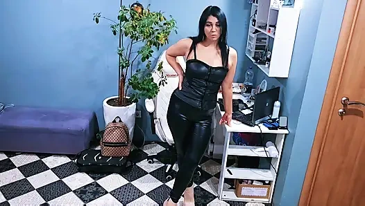 Babamın Yabanı Vajinamı Yalıyor. Baştan Çıkarıcı Ve Berbat Oldu.