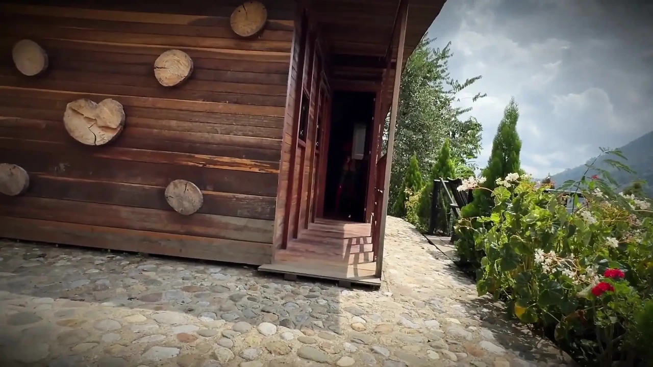 Big Bad Wolf L bẻ gãy mông của cô bé quàng khăn đỏ trong khu rừng mê hoặc