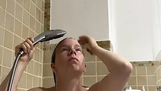 Teen with Hot Sagging Tits