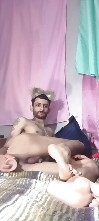 לבד בבית
