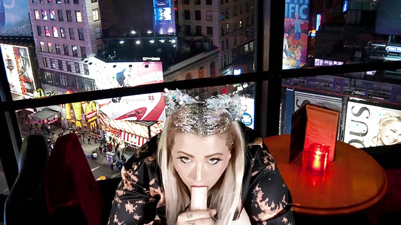 Sally's Sexy New Year's party