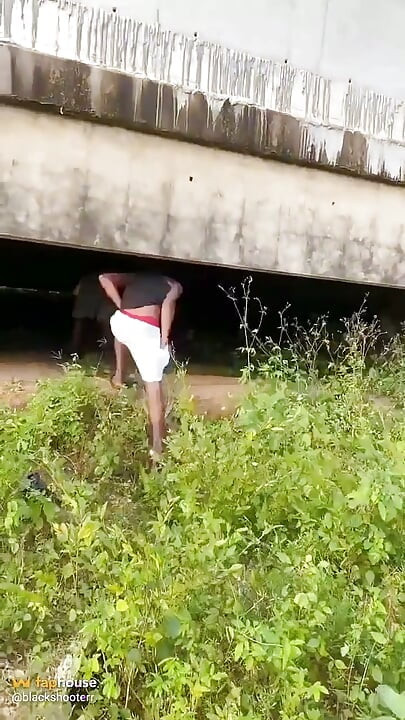 Under the Bridge Outdoor Fucking His Ass Well