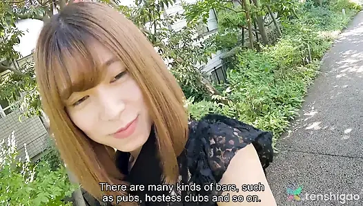 Üst düzey bir Tokyo kulübünden hostes, bayan nono sakurai soyunuyor