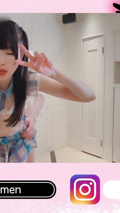 I spanked the pussy of a cute Japanese girl who is an otaku with a HENTAI mind | Clip 2