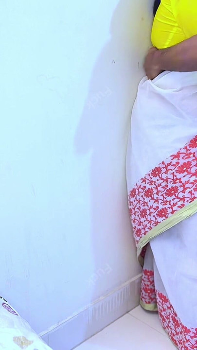 Tamil Devours Hot Aunty Ko Chod dala! | Clip 1