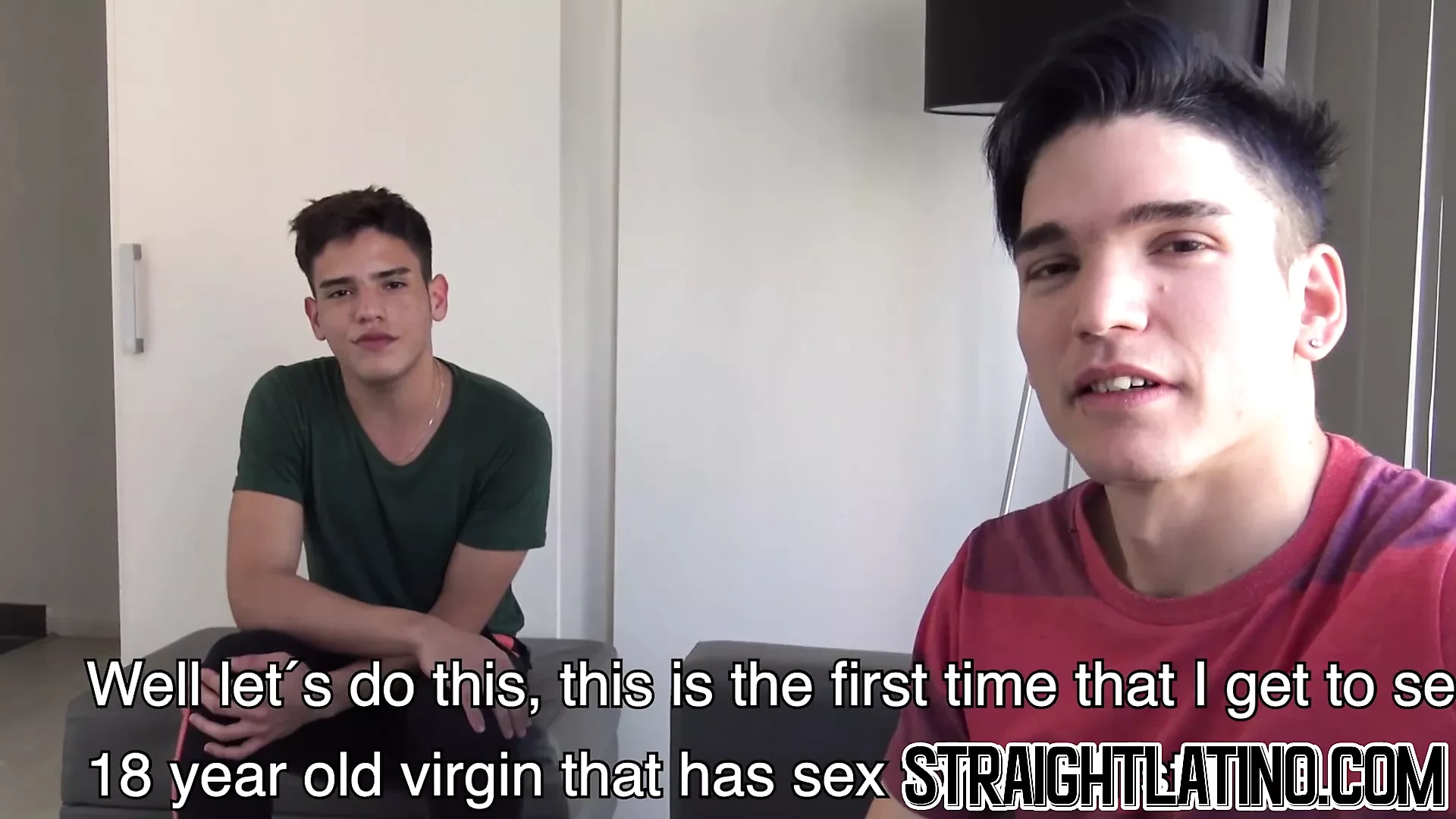 Latino twinks mají své první intimní gay sex