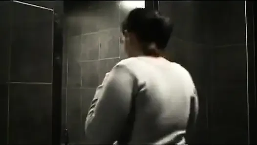 Пухлые лесбиянки-шлюшки и их вибратор