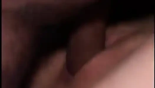 Pelacur haus air mani dengan sepatu hak tinggi mengambil kontol hitam mutan di memek selama pesta seks