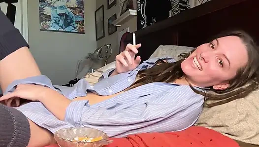 Sigara içme, mastürbasyon ve seks hikayesi anlatma