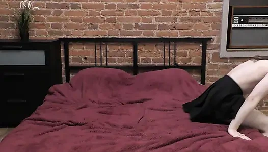 Bir ev öğretmeni utangaç bir öğrenciyi baştan çıkarıyor