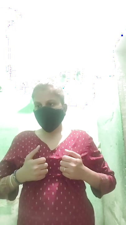 Desi indian girl fingering pussy