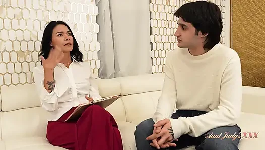 Die heiße reife lehrerin dana vespoli wird von ihrem schüler vollgespritzt