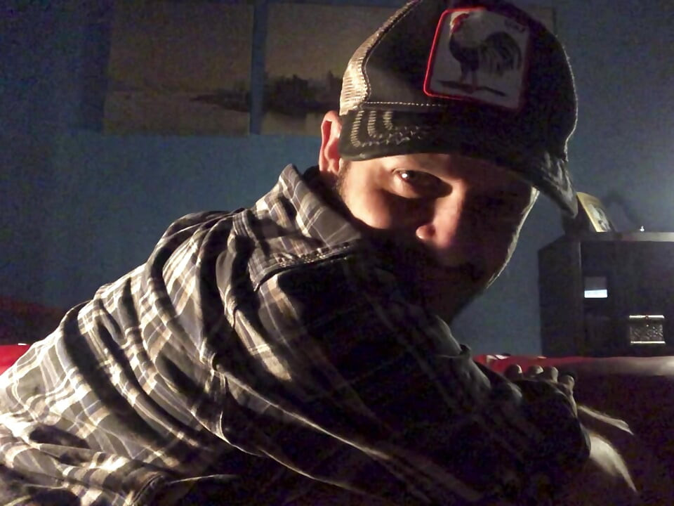 Hot latin blue collar a very verbal Mexican and his musky foreskin and loaded cum hole.