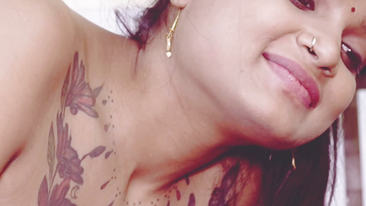 Shanu Pratibha and licked her towards Red