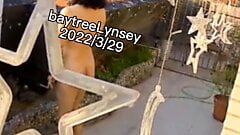 Lynsey kamera nahá