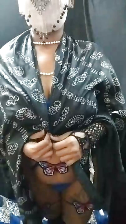 Sonam ki jawani new dress hotness vedio