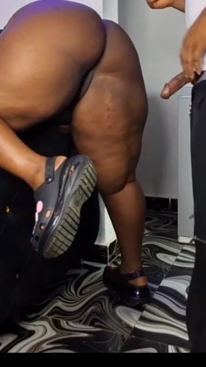Detik meleleh dari "Blowjob Berdiri Cepat Dan Kongkek Doggy Sebelum Melangkah Keluar - Mara Exotic"