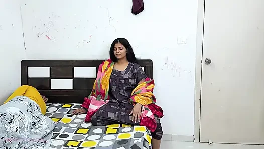 Suami Komal pergi ke Bombay, jadi dia tidur dengan iparku.