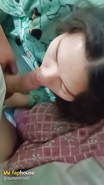 她无法平静下来, 所以我给她喝了牛奶让她休息.